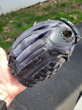 Black and Navy Youth Baseball Glove